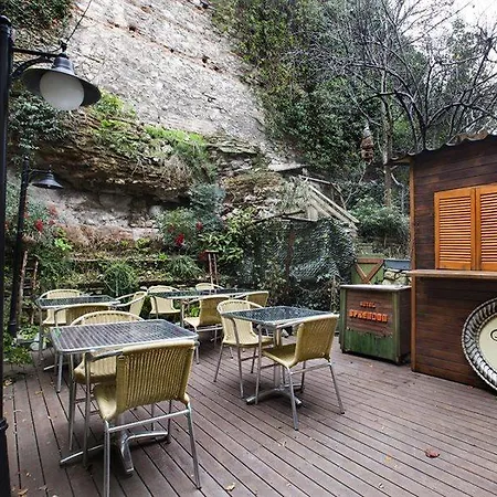 Sphendon Hotel 3*