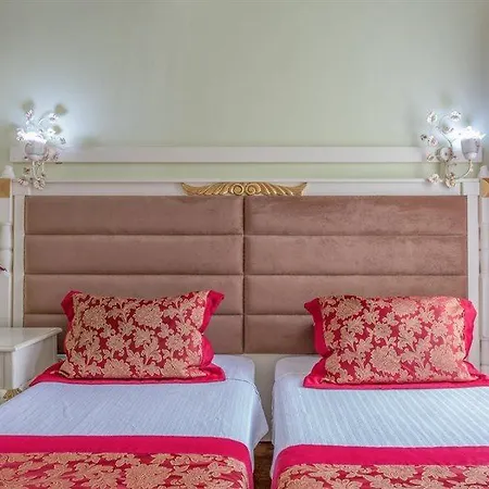 Hotel Sphendon 3*