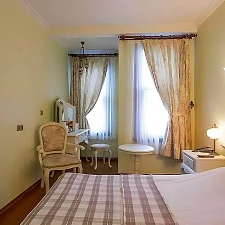 Hotel Sphendon 3*