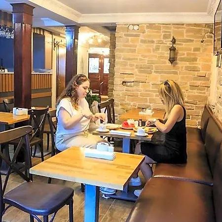 Hotel Sphendon 3*