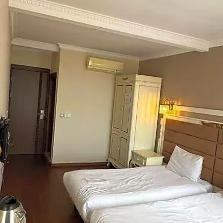 Sphendon Hotel 3*