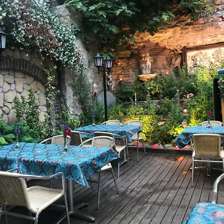Sphendon Hotel
